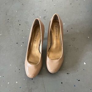 Steve Madden Pump Neutral size 8.5